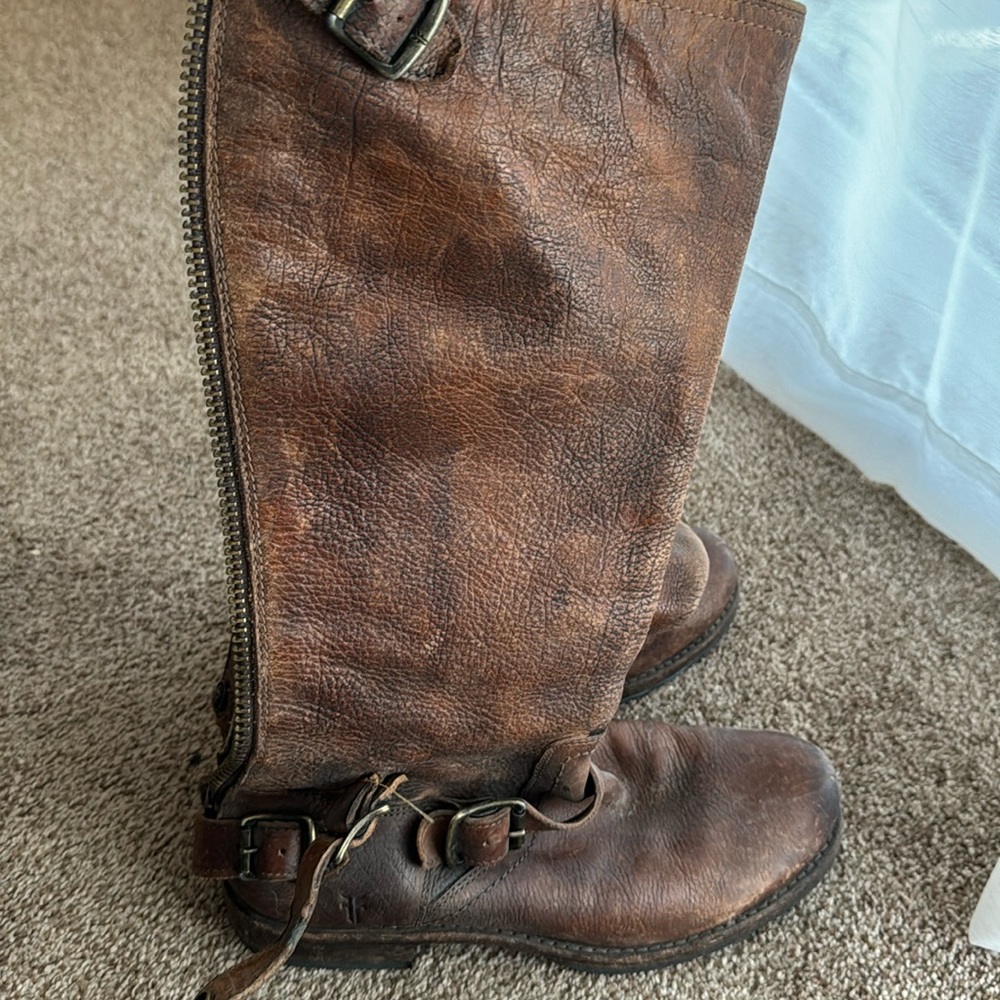 Frye women’s Veronica zipper back slouch boot Cognac brown